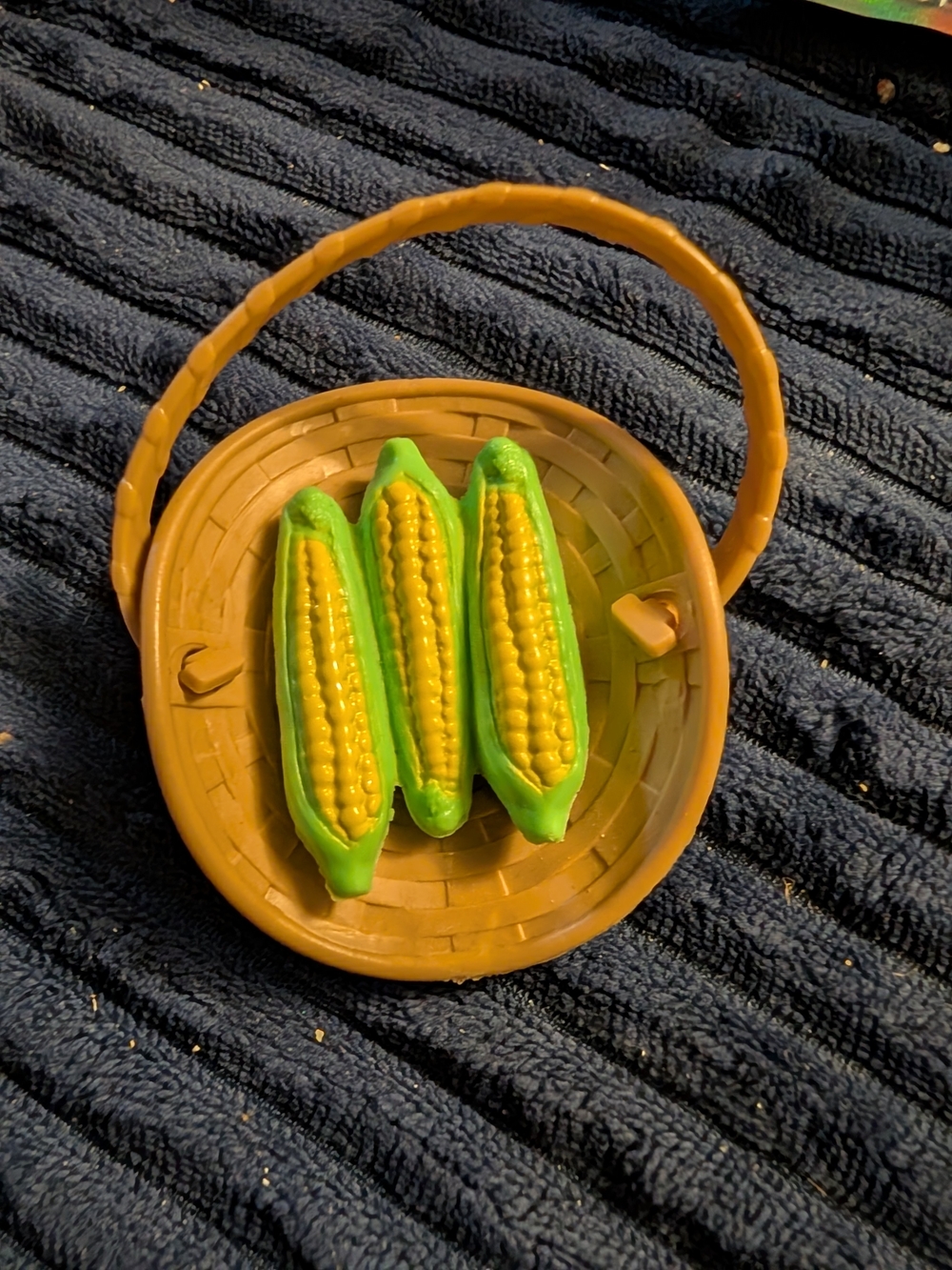 Vintage 1994 Barbie Thanksgiving Corn Basket Doll Accessory